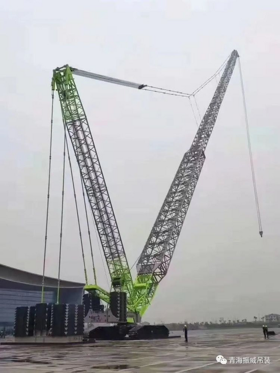 青海首台中联zat18000h全地面起重机即将落户振威