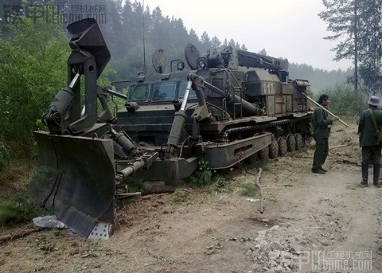 "视频 图文"世界军用"工程机械"之前苏联时代的bat-2装甲工程车辆.