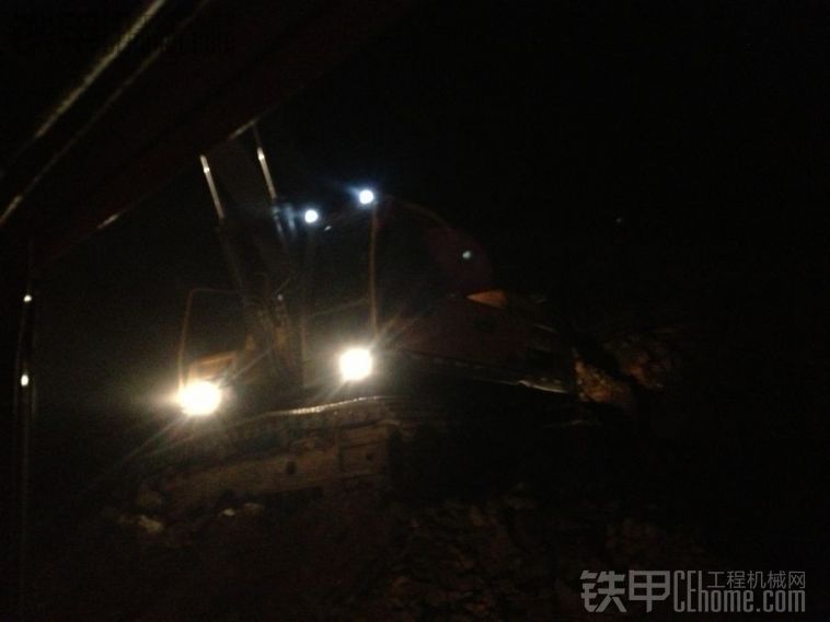 发点我干活的工地和现在开的沃尔沃480dl工作照