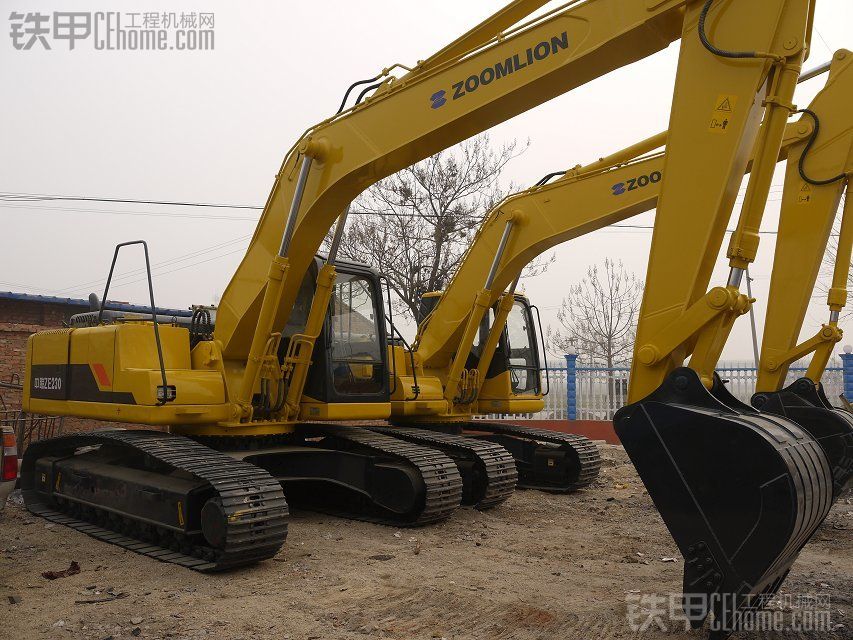 陕西渭南出售中联重科ZE230二手挖掘机,法院