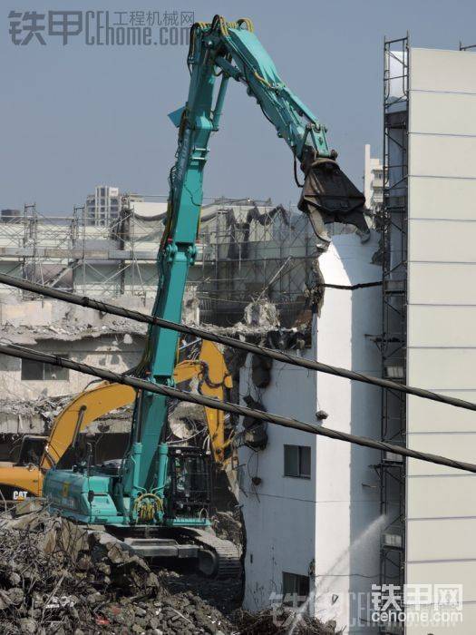挖掘机拆出钢屋架相关论坛热帖