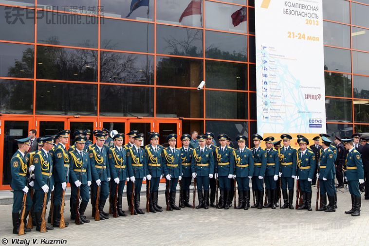 (转国外军事论坛美图帖;)俄罗斯消防展的机械设