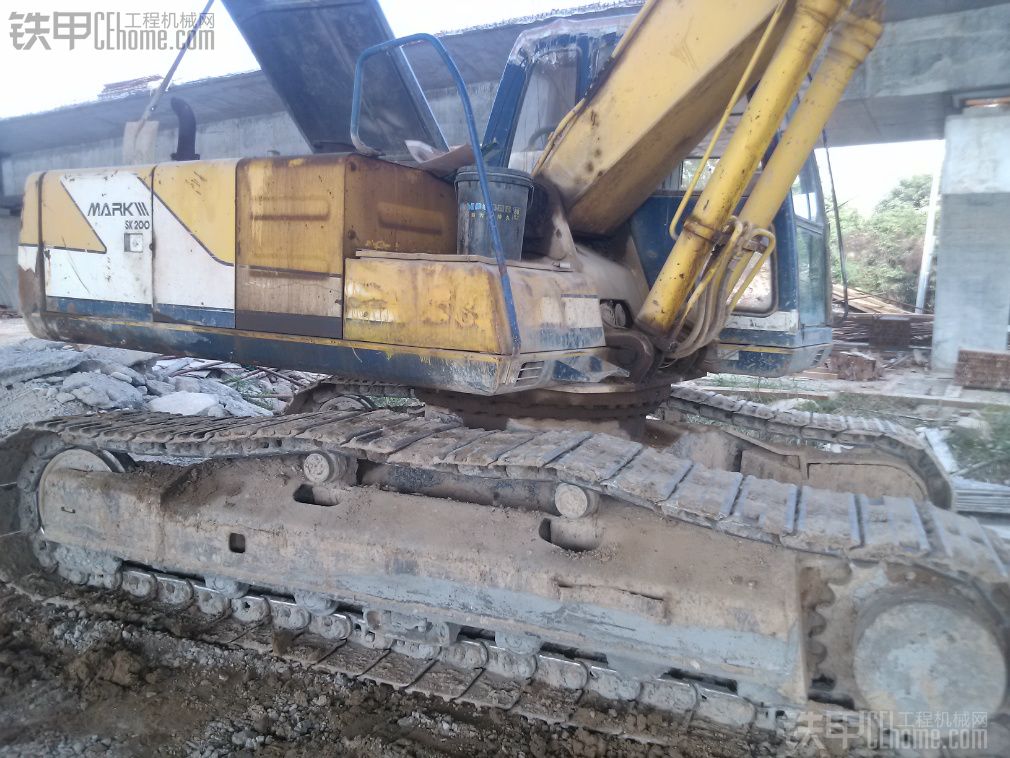工地完工个人神钢SK200-3出售,机子在广州