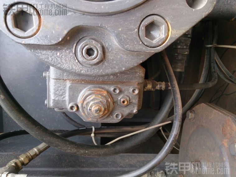 晒出你的挖掘机大泵照片,给你判断是日产的还