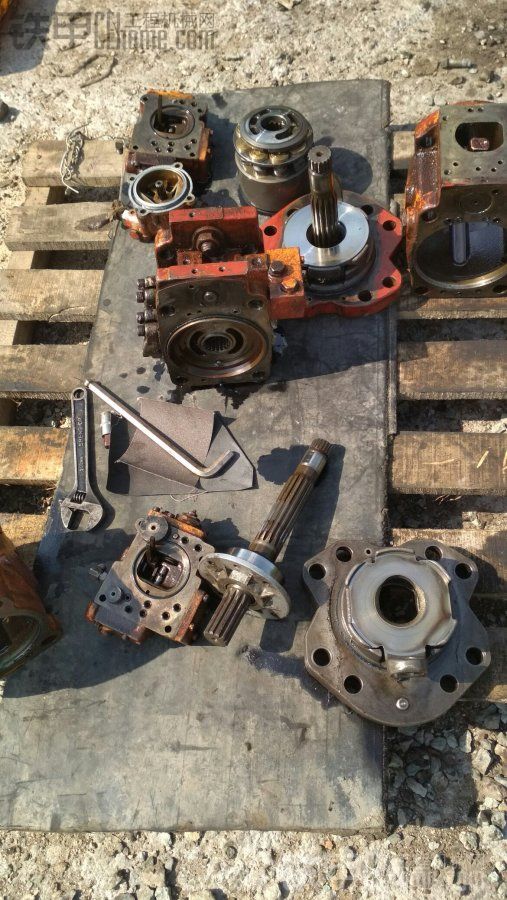 招挖机修理学徒,愿意想学修挖机的联系