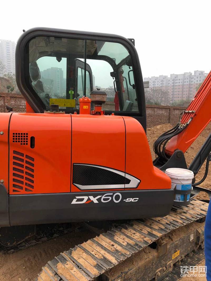 斗山dx55-9c换破碎锤实拍