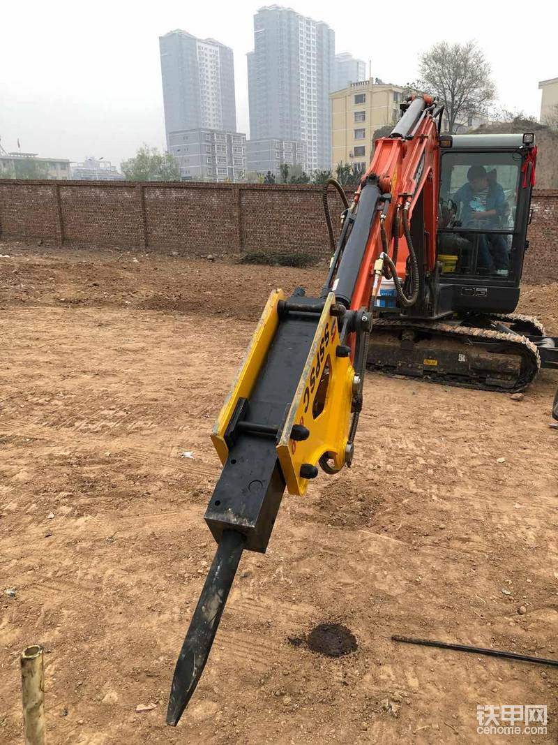 斗山dx55-9c换破碎锤实拍