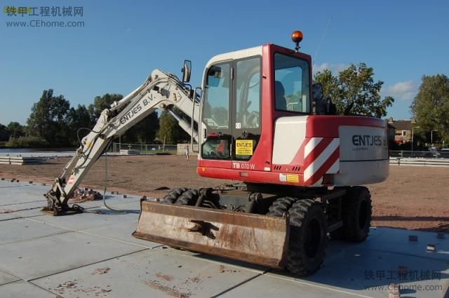 竹内(takeuchi) tb 070 w挖掘机