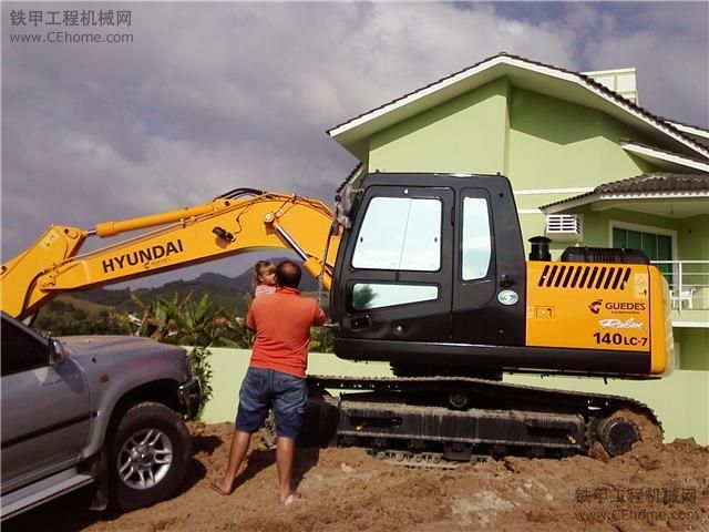 现代(hyundai)robex 140 lc-7挖掘机