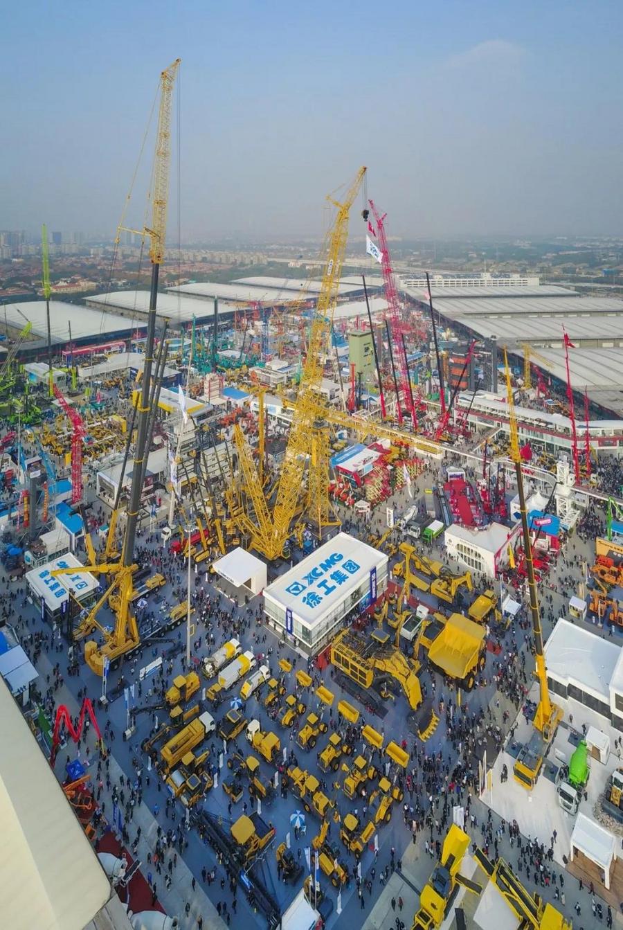 孟,中铁建国际贸易有限公司总经理陈海波,湖北沛函集团董事长吕方武