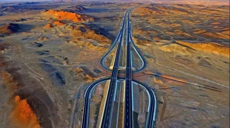 致敬改革开放四十周年 | 站在中国看世界公路之