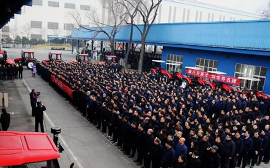 中国一拖大步迎春,红火起步,热闹场景感人!