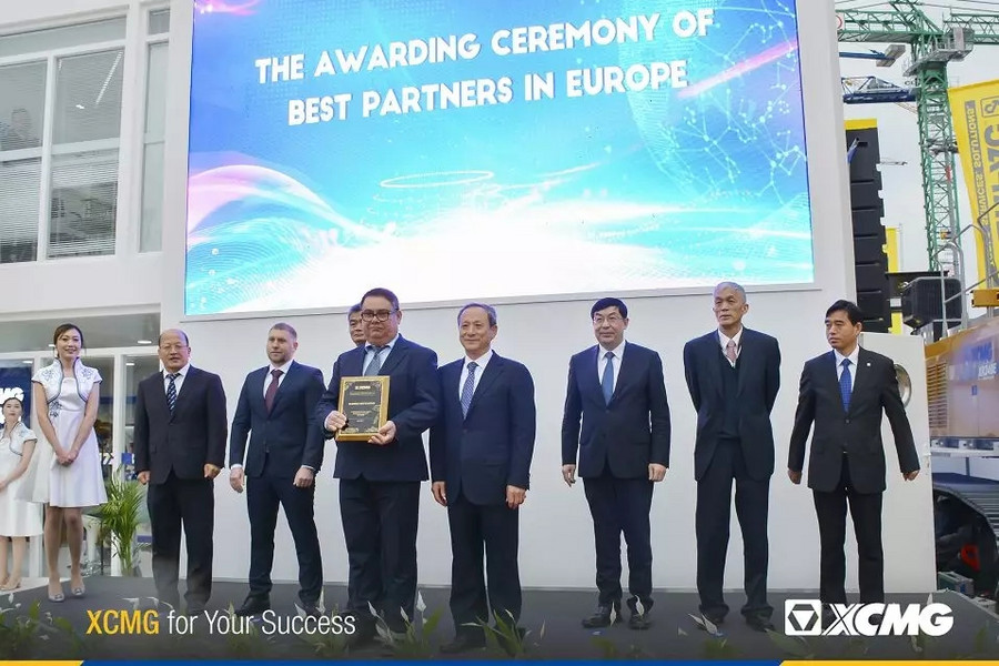 徐工 钢铁睿智 绽放德国慕尼黑bauma 2019_铁