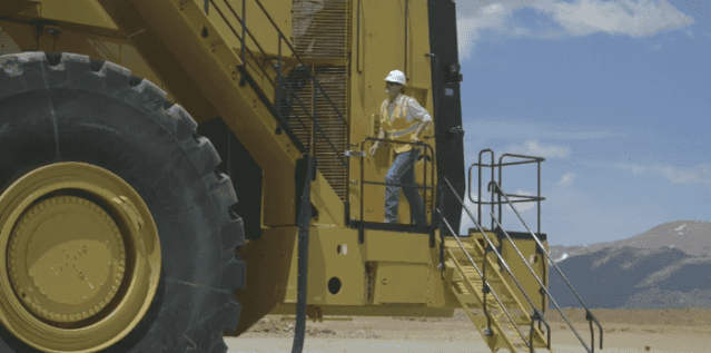 先上一张动图感受一下:那么这款轮式装载机到底有多大呢?