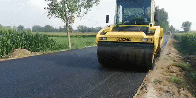xd133c双钢轮压路机助力河北邯郸道路施工xd133c双钢轮压路机组团助力