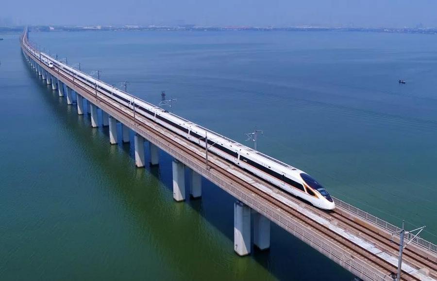 人民日报:憋着一股劲,让中国高铁领跑