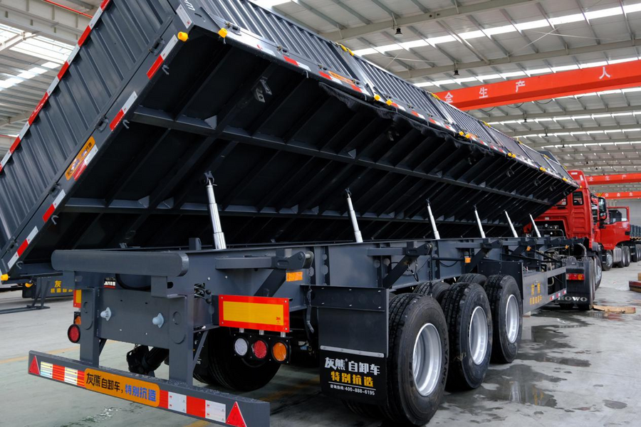 打造最抗造的侧翻自卸车灰熊自卸半挂在细节上下足了功夫