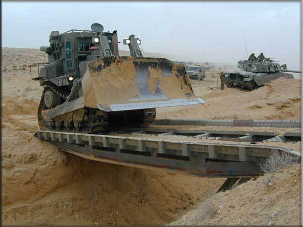 前段时间给大家讲解过以色列改装的卡特彼勒d9推土机也是一款经典之作