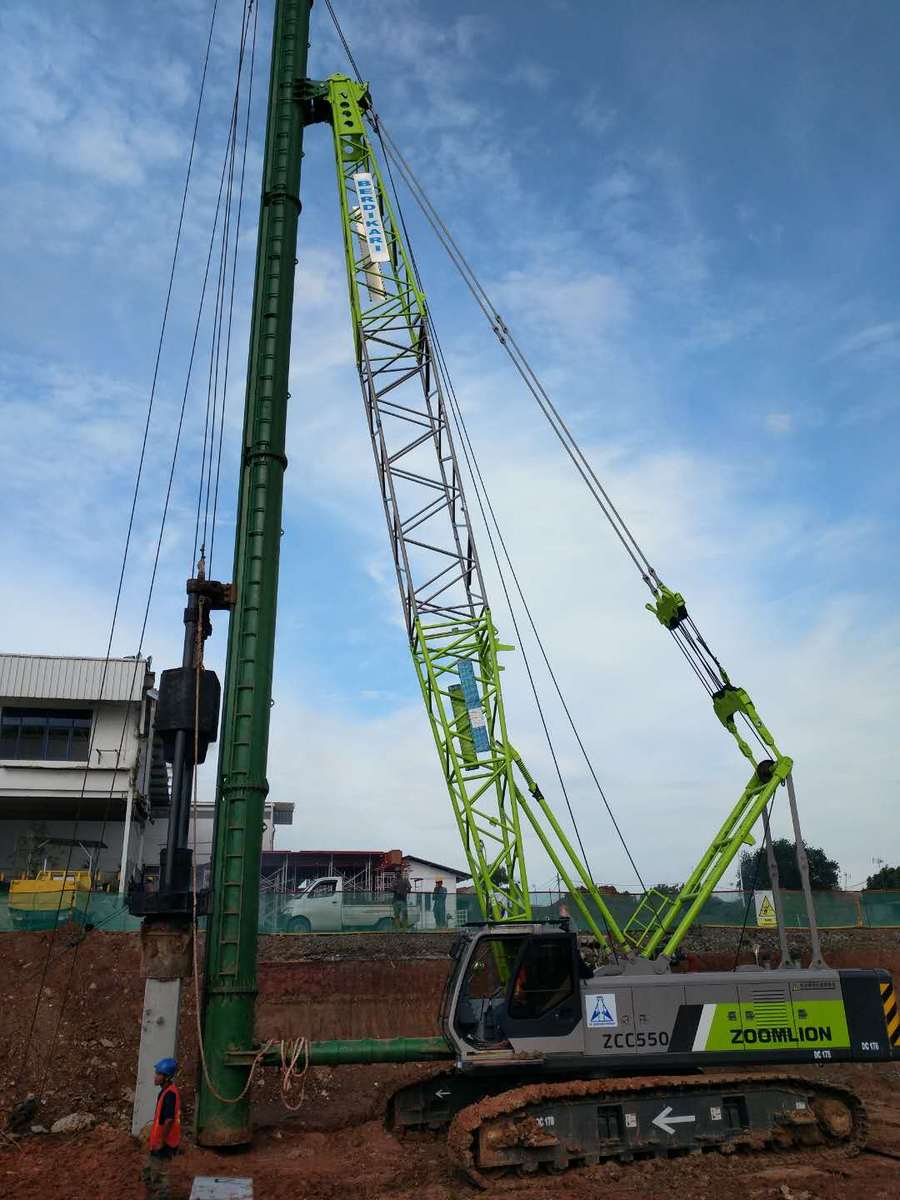 中国出口印尼最大吨位履带起重机出海 中联重科为千岛之国基建增热