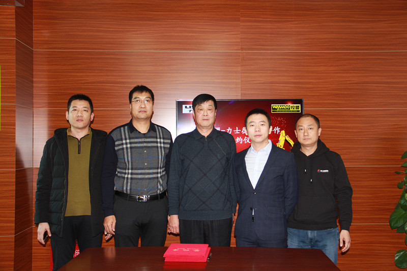 力士德工程机械股份有限公司总经理张建东,副总经理李宝华,挖盟创始人