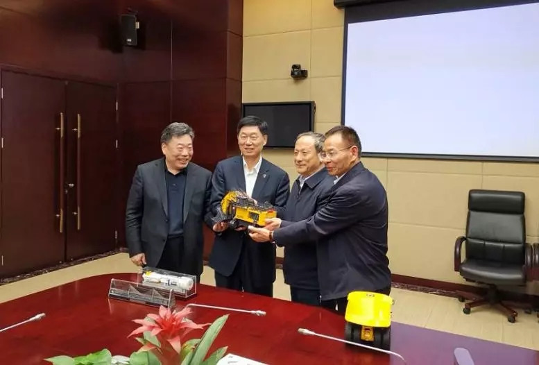 中铁老总儿子_中铁二十局老总简军