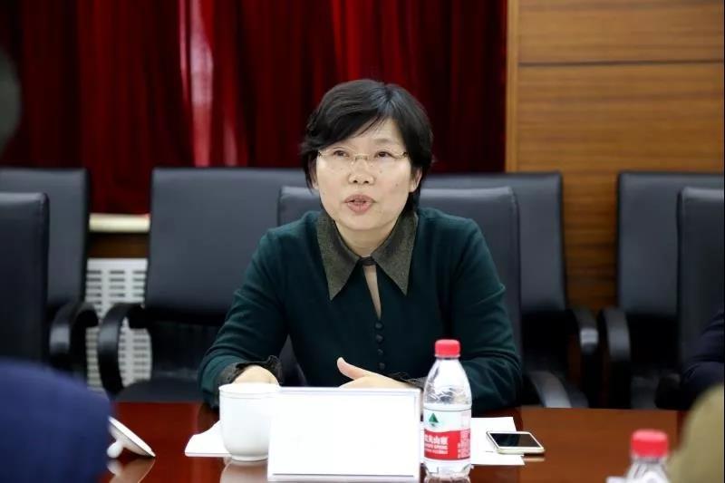 徐工集团党委副书记李格在签约仪式上发言