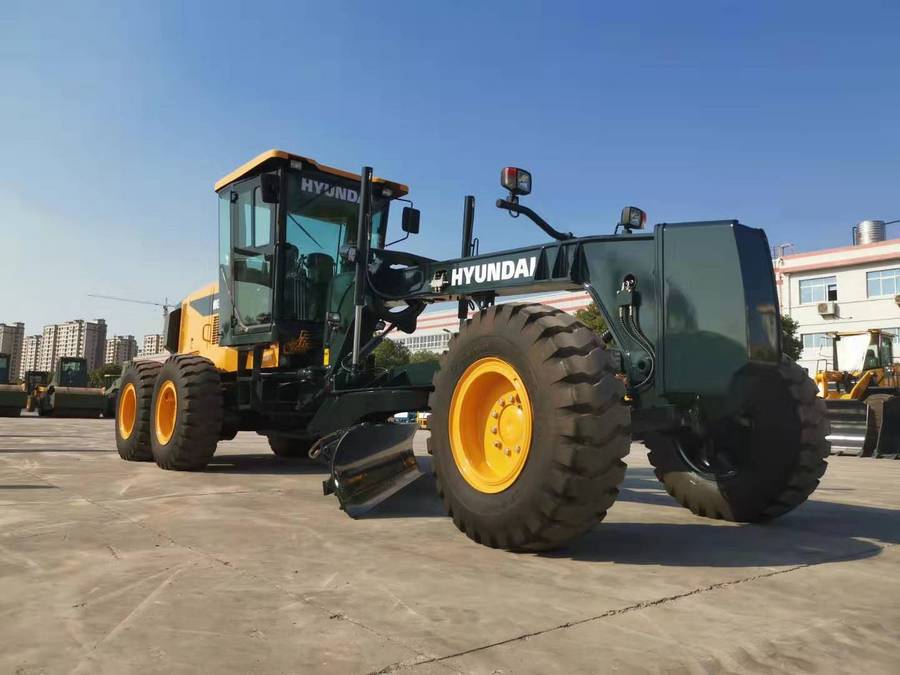 常林与现代强强联手,首款平地机问世!_铁甲工程机械网