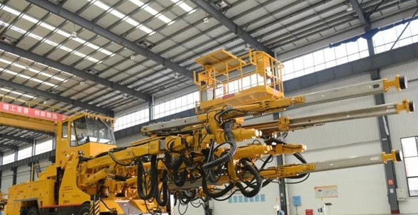 铁建重工zys113全智能三臂凿岩台车