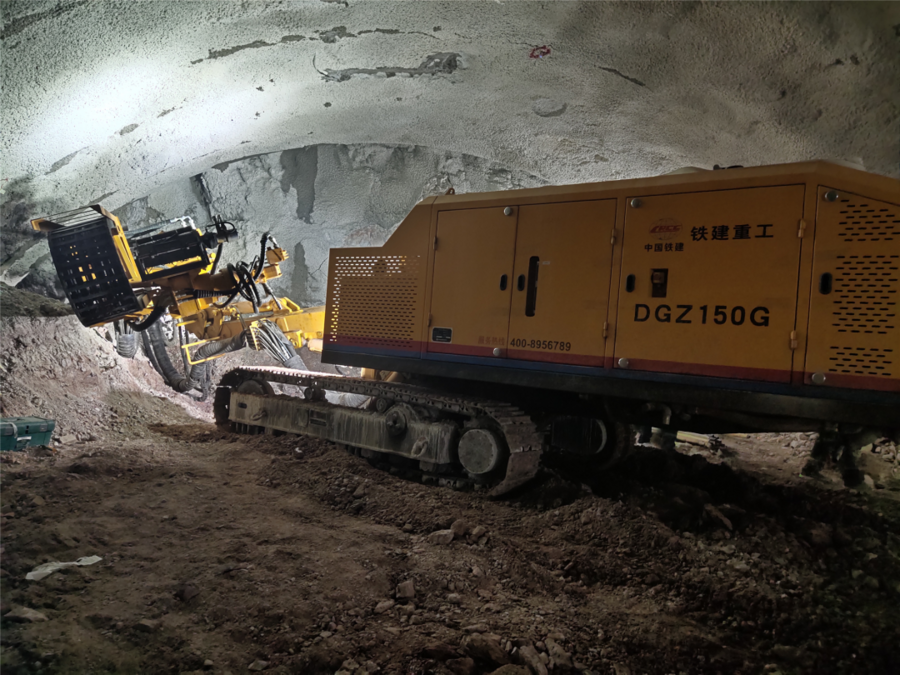 超前地质预报施工利器,铁建重工dgz150系列多功能钻机亮剑梁王山隧道!