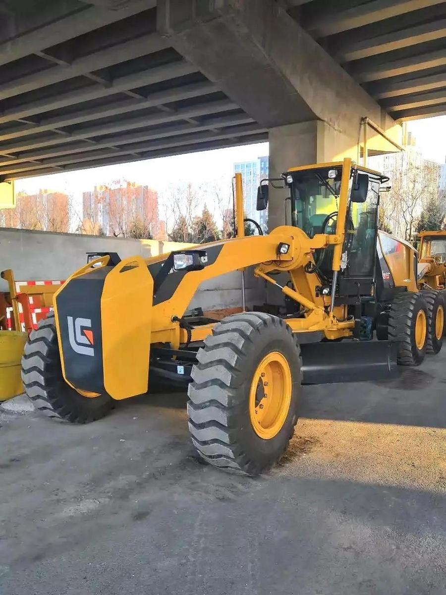 盲选柳工clg4165d平地机之后,看大咖怎么说!