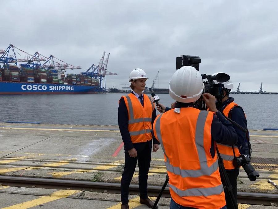 进博会首单境外展品柳工锐斯塔推土机启运