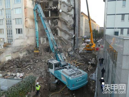 票友说车:利勃海尔r950demolition土豪拆楼机