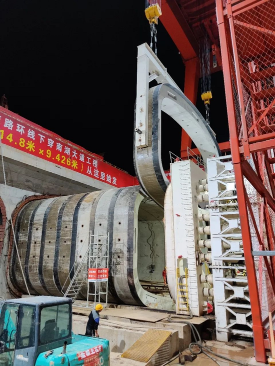 世界矩形盾构机南湖号顺利实现全线贯通