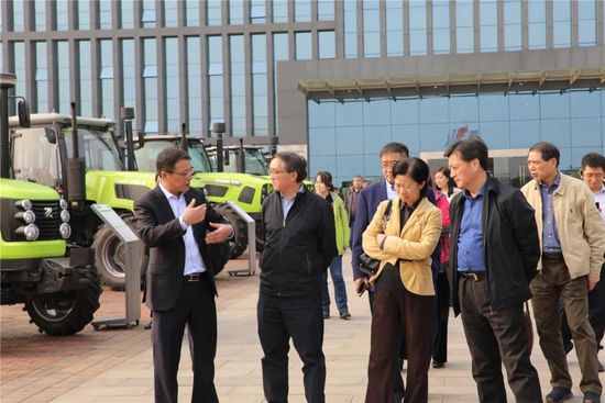 中联重科老总_老总办公室图片(3)