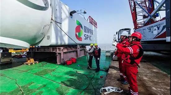 800mw 257吨 海上 巨无霸 顺利吊装完成 