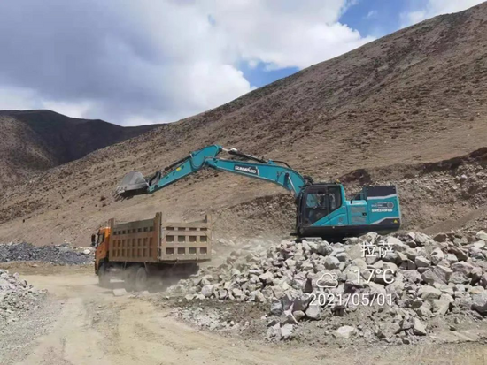 全國首臺純電動智能挖掘機挑戰青藏高原