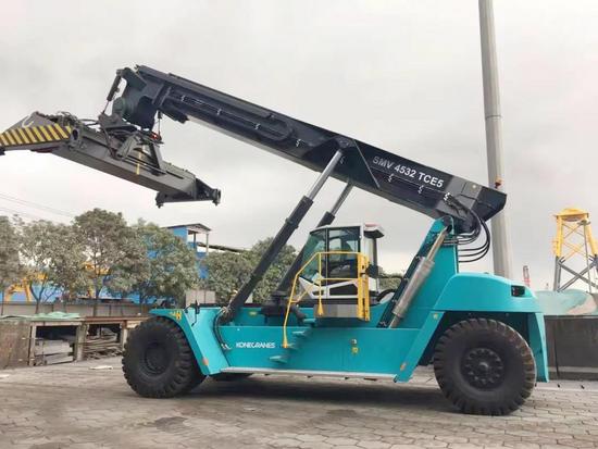 科尼正面吊成功交付至福建鲲鹏供应链管理有限公司|港口装卸机械