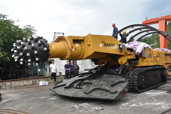 三一智能型掘进机为盘江集团智能化掘星空体育官网进工作面建设提速(图1)