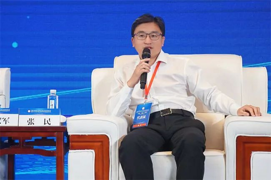 经理邬青峰方圆集团有限公司总经理刘长城高层对话(二)高层对话(二)由