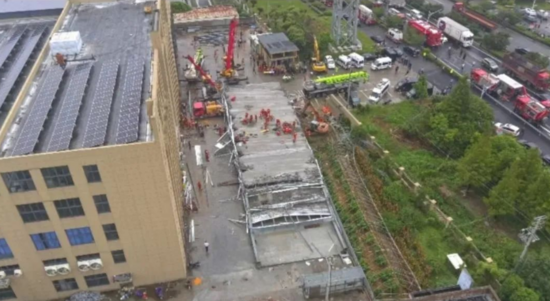 【事故】浙江余姚建筑倒塌，致2死3危重，起重机等工程机械参与救援
