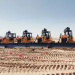 助力治沙增“绿” | 柳工国四推土机批量交付！