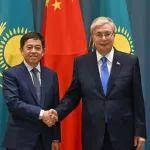 哈萨克斯坦总统托卡耶夫接见三一集团轮值董事长向文波