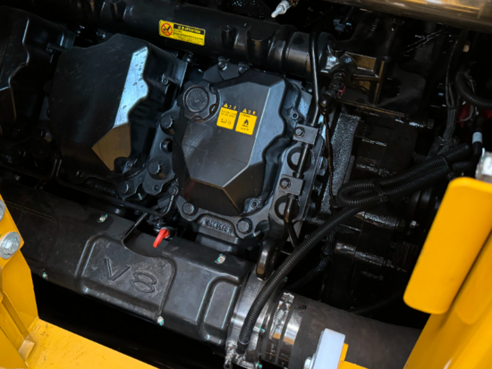 搭载潍柴8m33低速大扭矩发动机,无需增加后处理系统,满足工况需求