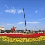 礼赞祖国，共祝国庆！中联重科起重机倾心助力担重任