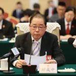 胡成中在浙江代表團(tuán)全體會議上作專題發(fā)言