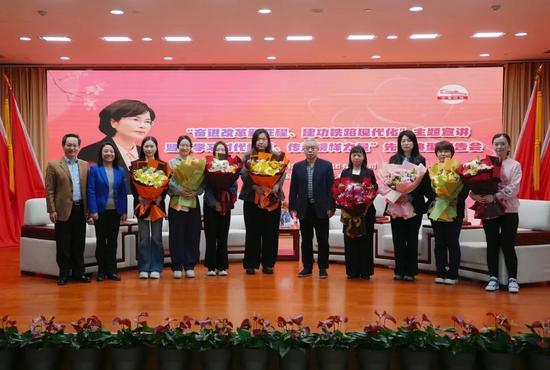 2025女工慰問(wèn)(1)(1).jpg