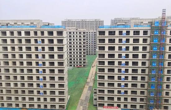 上海寶冶承建的北京市大興新城核心區(qū)德賢華府項(xiàng)目一標(biāo)段榮獲2024年度“北京市綠色安全樣板工地”稱號(hào).jpg