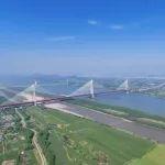 世界最大跨度三塔斜拉橋——巢馬鐵路馬鞍山長(zhǎng)江公鐵大橋合龍