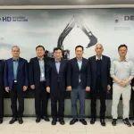 協(xié)會蘇子孟會長一行受邀走訪HD現(xiàn)代工程機械公司