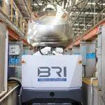 “新工友”愛鉆車底？職工：是個好幫手！